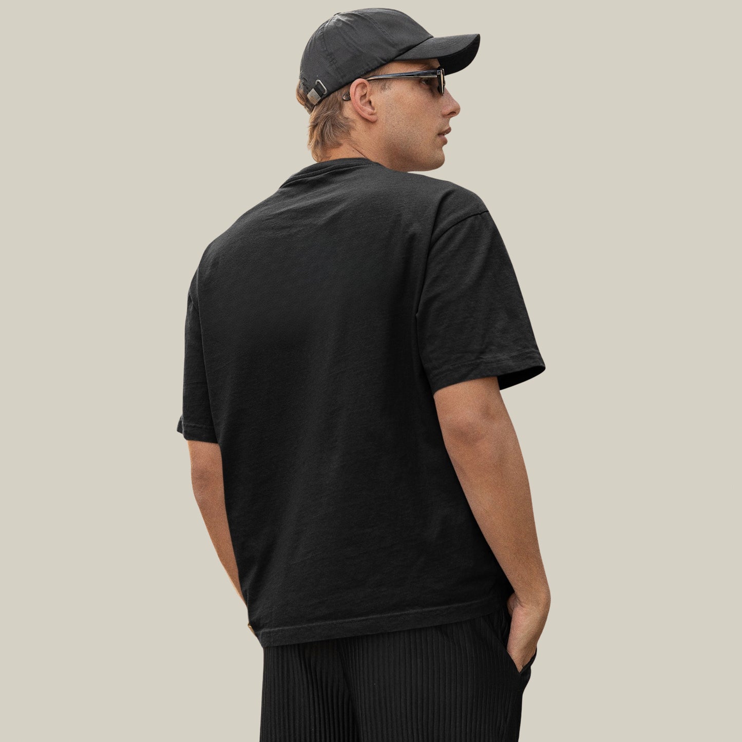 BUILT FOR MORE – Oversized T-shirt-Black