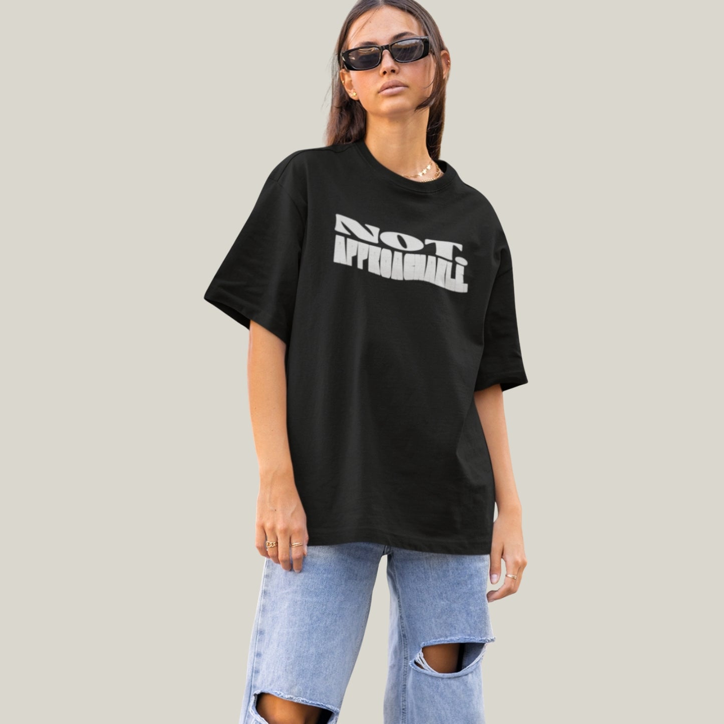 NOT APPROACHABLE – Oversized T-shirt-Black